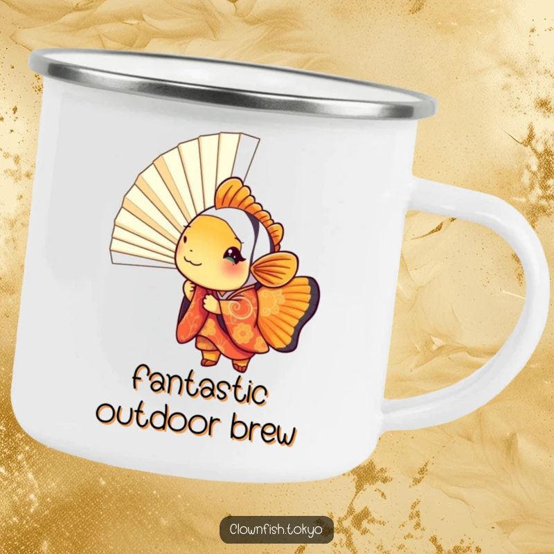 Funny clownfish camping mug, playful fish in kimono peeking from a fan, perfect for outdoor fun.